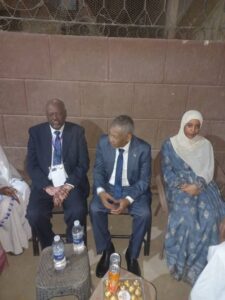 السفير والقنصل مع أولي الشهادة الثانوية 