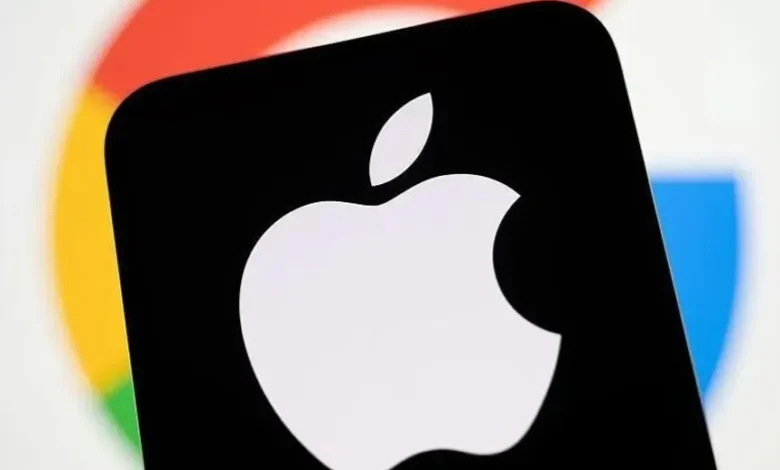 App Store وGoogle Play